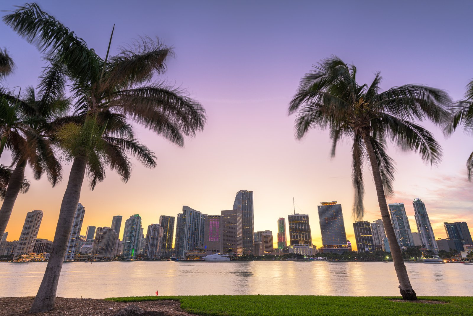 ¿Cómo al invertir en Miami crea su patrimonio neto y en dólares?